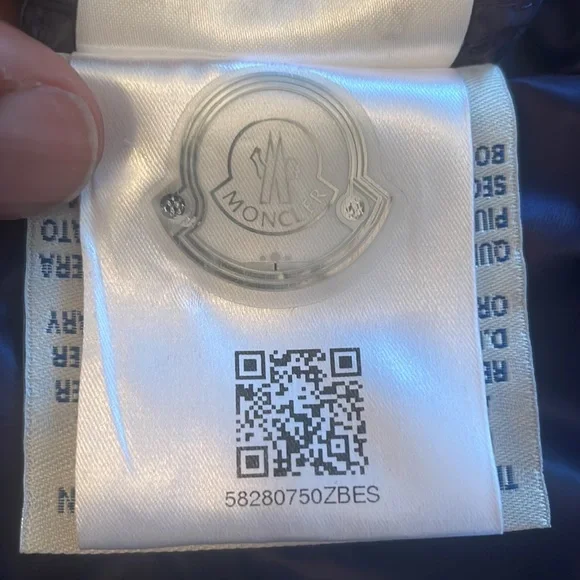 VINTAGE Womens Navy Moncler “Lissy Giubbotto” puffer jacket, size small (New) - Picture 6 of 7